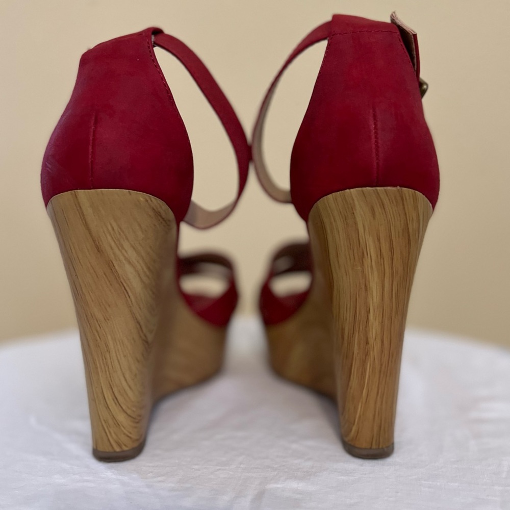 Wood Platform Wedge Sandal!  Color is rust/reddish